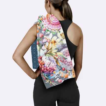 Sporthanddoek 50x100 cm - Mandala en Bloemen Print - Grijs - Microvezel - Oeko-Tex Gecertificeerd