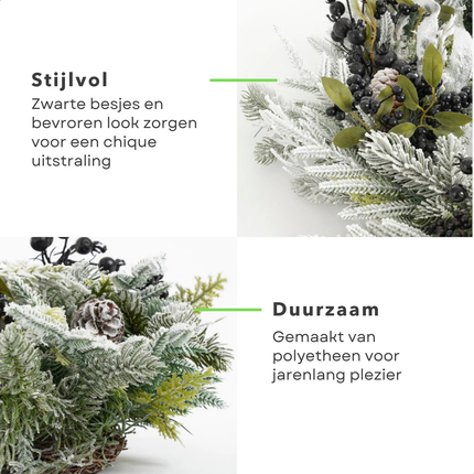 Cheqo® Kerstkrans Met Dennenappels - Winterse Sfeer - Sneeuw Afwerking - Zwarte Besjes - Polyetheen Materiaal - Diameter 50 CM - Deurdecoratie Kerst - Muurdecoratie Kerst - Deurkrans - Kerst Krans