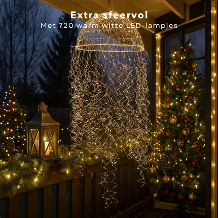 Cheqo® Kerst Kroonluchter voor Buiten - Kerstfiguur Kwal Vorm - Warm Witte LED Verlichting - 720 LED Lampjes - Spatwaterdicht - Zilveren Metalen Frame - Kersdecoratie - Kerstverlichting Buiten - Kroonluchter Lamp