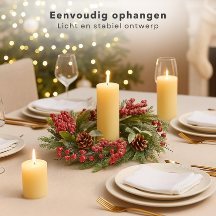 Cheqo® Kerstkrans Ø50 Cm - Rode Besjes - Bruine Dennenappels - Witte Afwerking - Licht Besneeuwd - Traditionele Kerstkleuren - Kerstdecoratie Interieur - Groene Dennennaaldjes - Eenvoudige Ophanging - Deurkrans - Rode Krans