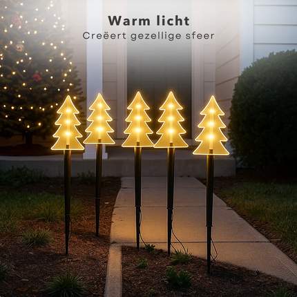 Cheqo® LED Tuinsteker - Kerstboom Tuinsteker - Warm Witte LED Verlichting - Set Van 5 - Met Timer - Acryl Kerstboom - Kunststof Grondpen - Werkt Op Batterijen - Automatische Timer - IP44 Geschikt Voor Buiten - 3xAA Batterijen - Hoogte 37cm