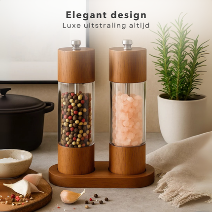 Cheqo® Eikenhouten Pepermolen - Eikenhouten Zoutmolen - Instelbare Maalgraad - Keramisch Maalwerk - Set van 2 - met Houder - Peper Zoutstel - Geschikt voor Kruiden - Fijn tot Grof Malen - Pepermolen en Zoutmolen Set