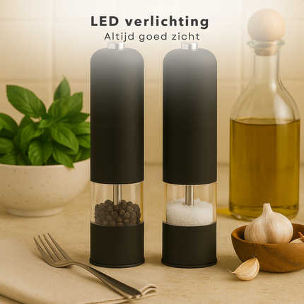 Cheqo® Elektrische Peper- En Zoutmolen - Zout & Pepermolen Stel Elektrisch - Verstelbare Maalgraad - Keramische Molen - Met Drukknop - Met Licht - Set Van 2 Stuks - ABS Kunststof - RVS Onderdelen - Zwart - Op Batterijen - Luxe Kwaliteit