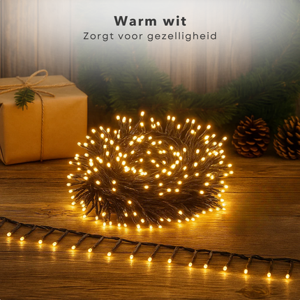 Cheqo® Kerstverlichting - Kerstlampjes - Kerstboomverlichting - Extra Warm Wit - 768 LED - 8 Lichtfuncties - Automatische Timer - Binnen en Buiten - IP44 Adapter - Zwart Snoer - 990 CM Lengte - Geheugenfunctie - Clusterverlichting