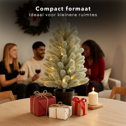 Cheqo® Kunstkerstboom Met Verlichting - Kleine Kerstboom - LED Lichtjes - Warm Wit Licht - Batterij Aangedreven - Compacte Kerstboom - Tafeldecoratie Kerstboom - Subtiel Besneeuwde Takken - Sfeervolle Decoratie - PE-Takken - Mini Kerstboom