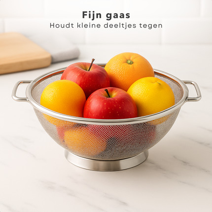 Cheqo® Roestvrij Staal Zeef - RVS Vergiet - Fijne Meshstructuur - Groenten Afgieten - Pasta Spoelen - Fruit Wassen - Compacte Zeef - Functioneel Vergiet - Kleine Vergiet - Zilveren Zeef - Ronde Zeef - Zeef Met Handgrepen - Stabiel Op Aanrecht
