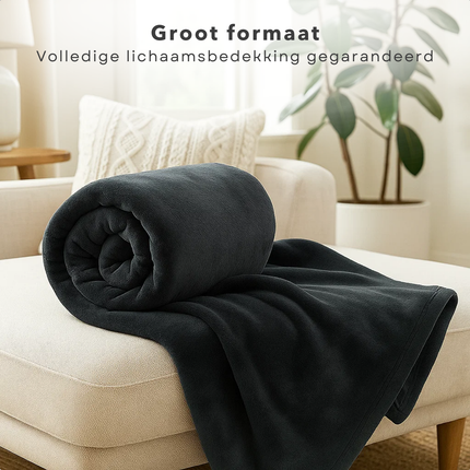 Cheqo® Fleece Deken - Plaid Fleece - Superzachte Deken - 150 x 200 cm - Zwart - Hoogwaardig Polyester - Wasmachine Wasbaar - Elegante Kleur - Veelzijdig Gebruik - Duurzame Fleece - Zacht Dekentje - Bank Of Bed - Warme Deken - Wintermaanden
