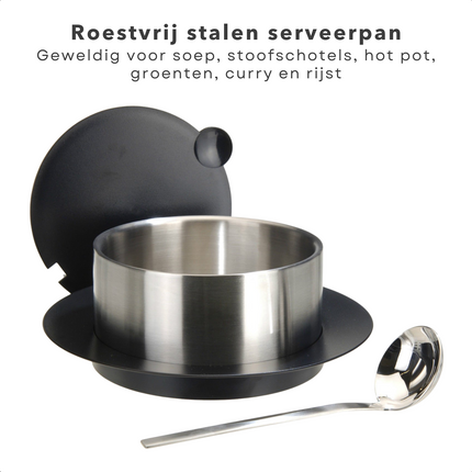 Cheqo® Roestvrijstalen Serveerpan - 2.4 liter - Dubbelwandig, Duurzaam & Stijlvol - Met Sauslepel - Kunststof Deksel - Onderbord (28.5cm) - RVS Sauslepel (25.5cm) - Houdt Gerechten Warm - Eenvoudig Schoon te Maken - Sauspan - RVS - Juspan Serveerpan