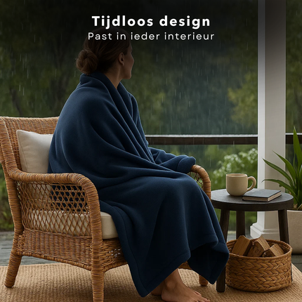 Cheqo® Fleece Deken - Plaid 150x200 cm - Superzachte Deken - Blauw Fleece Plaid - Polyester Fleece - Wasmachine Bestendig - Decoratief Laagje - Hoogwaardig Materiaal - Multifunctioneel Gebruik - Dekentje - Elegantie Aan Interieur