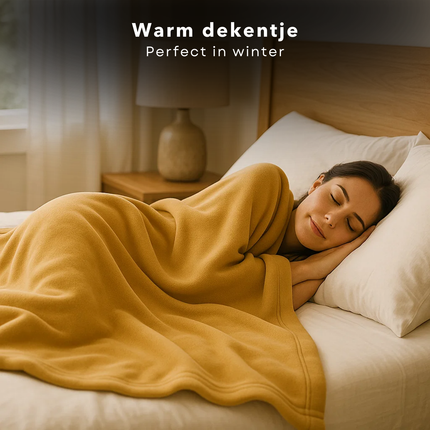 Cheqo® Fleece Deken - Fleece Plaid - 150 X 200 CM - Super Zacht - Polyester Fleece - Wasmachine Wasbaar - Beige Kleur - Tijdloze Elegantie - Duurzaam Materiaal - Bank of Bed - Woondecoratie - Comfortabel en Warm - Eenvoudig Te Reinigen
