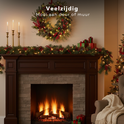 Cheqo® Kerstkrans Ø50 CM - Kerst Krans - Traditionele Kerstkleuren - Groene Dennennaaldjes - Rode Besjes - Bruine Dennenappels - Witte Sneeuw Afwerking - Licht Besneeuwd Effect - Eenvoudige Ophanging - Kerstdecoratie Interieur