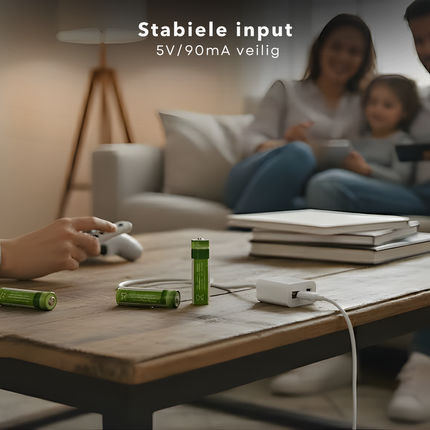 Cheqo® Oplaadbare Batterijen AAA - USB Oplaadbaar - 400mAh Capaciteit - 4 Stuks Set - Lithium-Ion Technologie - USB-C Connector - Snel Opladen - Led Indicator - Maximaal 1000 Keer Opladen