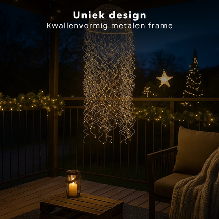 Cheqo® Kerst Kroonluchter voor Buiten - Kerstfiguur Kwal Vorm - Warm Witte LED Verlichting - 720 LED Lampjes - Spatwaterdicht - Zilveren Metalen Frame - Kersdecoratie - Kerstverlichting Buiten - Kroonluchter Lamp
