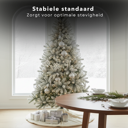 Cheqo® Kunstkerstboom met Sneeuw - Luxe Afwerking - Realistische Look - Natuurgetrouwe Naaldvorm - Scharnierconstructie - Volle Kerstboom - Weelderige Boom - Kerstboom 180 CM - Groene Kerstboom - Gemakkelijk Op Te Zetten