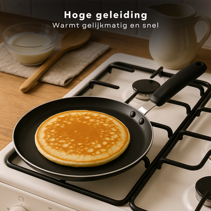 Cheqo® Pannenkoekenpan 24 cm - Pannenkoekpan PFAS Vrij - Crepe Pan - Koekenpan voor Pannenkoeken - Keramische Anti-aanbaklaag - Ook voor Inductie - Zwart