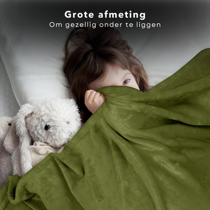 Cheqo® XL Warme en Zachte Fleece Deken - 150 x 200 cm - Donkergroen - Fleece Deken - Fleece Plaid - Super Zacht - Plaid voor op de Bank - Bed - Woonkamer - Decoratie Plaid Plaids