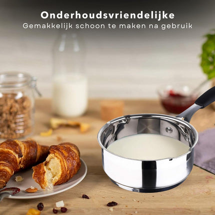 Cheqo® Luxe Sauspan - met Dubbele Schenktuit en Siliconen Handvat - Inductiegeschikt - Met Maataanduiding - Vaatwasserbestendig - Voor Alle Warmtebronnen - Gelijkmatige Warmteverdeling - Steelpan - Saus Pan - RVS - 1.3 L - 16 cm Diameter Steelpan