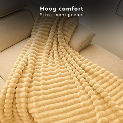 Cheqo® Fleece Deken - 150x200 cm - Creme Kleur - Super Zacht - Plaid - Polyester - Wasbaar Op 30 Graden - Warme Deken - Comfortabele Deken - Dekentje - Stijvolle Deken