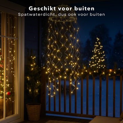 Cheqo® Kroonluchter Kwal - Kerstverlichting - Buitenlamp Terrass - Warm Witte LED Verlichting - 160 LED Lampjes - Spatwaterdicht - Voor Buitengebruik - Opvallende Blikvanger - Kerstdecoratie - Zilveren Design