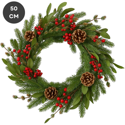 Cheqo® Kerstkrans Groen - Ø50 cm - Traditionele Kerstdecoratie - Rode Bessen - Bruine Dennenappels - Polyetheen Materiaal - Klassieke Kerstkleuren - Eenvoudige Ophanging - Kerstinterieur - Groene Dennentakken - Deurkrans
