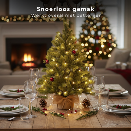 Cheqo® Kunstkerstboom Met LED Verlichting - Mini Kerstboom op Batterijen - Tafelkerstboom - Compacte Kerstdecoratie - Warm Witte LED Lampjes - Luxe Takken - Eenvoudig Op Te Zetten - Kerstboom In Pot - 90 CM Hoog