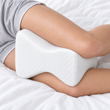 Cheqo® Kniekussen - Beenkussen - Kniekussen voor in Bed - Kniekussen voor Zijslapers - Orthopedisch Kniekussen - Ergonomisch Beenkussen - Zijslaapkussen - Kussen tussen Benen - Memory Foam Kussen - Kniekussen tegen Rugpijn - Schootkussen — hoofdbeeld
