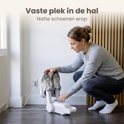 Cheqo® Schoenendroger - Elektrische Schoendroger - Schoenverfrisser - Schoendroger met Timer - Geurvreter voor Schoenen - Schoenverwarmer - Laarzendroger - Skischoendroger - Handschoenendroger - Verstelbare Schoenen Droger voor Sportschoenen - Fix V2 - Lifestyle