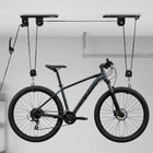 Cheqo® Fietslift - Fiets Ophangsysteem voor Plafond - Fietstakel - Garage - Fietshaak - Katrol - Plafondlift - Ophanghaken - Ruimtebesparend - Berging - Fiets Ophangen - Valbeveiliging - Plafondmontage - Universeel - Fietshanger - Schuur