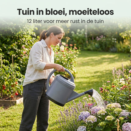 Cheqo Tuingieter Grijs 12L - Lifestyle