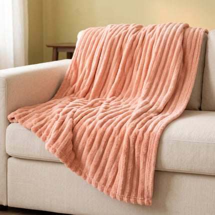 Cheqo® Fleece Deken - Plaid - Fleece Plaid met Ribstof - Woondeken - Knuffeldeken - Bankdeken - Plaid voor Bank - Grand Foulard - Sprei - Heerlijk Zacht en Warm - Oranje Plaid - Deken voor Bed en voor Woonkamer - Fleece Blanket - Hero Lifestyle