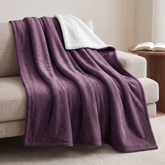 Cheqo® Sherpa Deken - Fleece Deken - Plaid - Fleece Plaid - Woondeken - Knuffeldeken - Bankdeken - Deken voor Bank en Bed - Dubbelzijdig - Flanel Deken - Winter Deken - Schapenvacht Deken - Teddy Deken - Sprei - Bedsprei - TV Deken - XXL - Paars - Hero Lifestyle