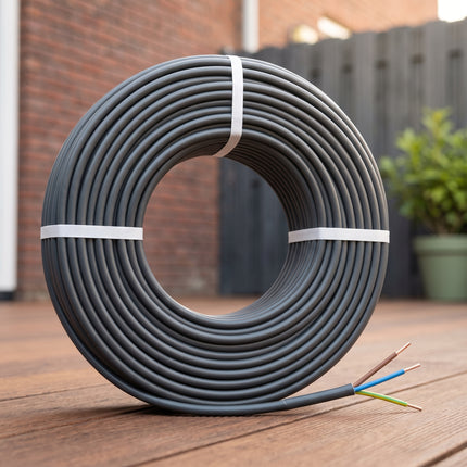 Cheqo® Buitenkabel 3 X 2.5 mm² 10 m - XMVK Kabel - Installatiekabel voor Binnen en Buiten - Elektrakabel voor Bovengronds Gebruik - Kabel voor Tuinverlichting en Buitenlamp of Buitenstopcontact - Tuinkabel - Grijs - Stroomkabel - Hero Lifestyle (oude v0, niet geselecteerd, afgekeurd: gevlochten koperpunten en verzonnen mantelhuls)