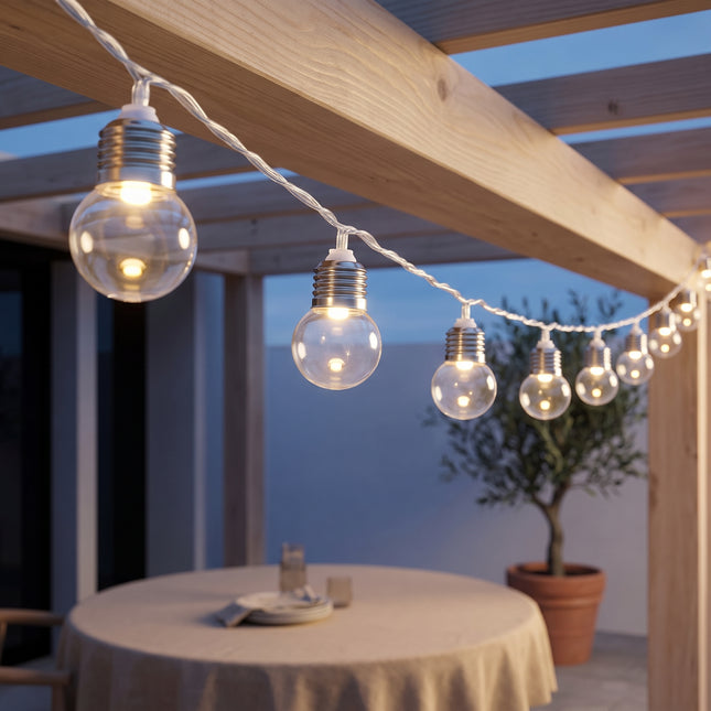 Cheqo® LED Lichtsnoer met 30 Lampjes Warm Wit - Feestverlichting - Lichtslinger - Sfeerverlichting - Party Lights - Batterijverlichting - LED Bolletjes - Tuinverlichting - Terrasverlichting - Tuinfeest - Kerstverlichting voor Binnen en Buiten - Hero Lifestyle