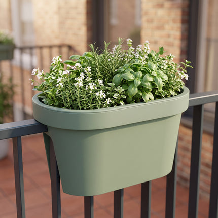 Cheqo® Balkonbak Saliegroen - Bloembak - Plantenbak voor Reling - Bloempot - Plantenpot - Hangende Plantenbak voor Balkonleuning - Ovale Balkonbak voor Buiten - Bloembak voor Balkon en Schutting - Groene Plantenbak voor Tuin en Terras - Hero Lifestyle
