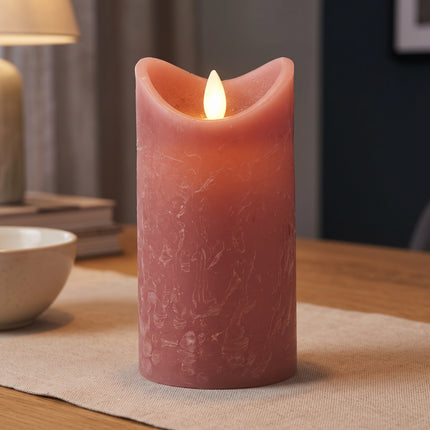 Cheqo® LED Kaars Roze 15 cm - Stompkaars met Bewegende Vlam - Vlamloze Nepkaars van Wax - Elektrische Sfeerkaars op Batterijen - Flikkerende Dansvlam - Realistische Sfeerverlichting voor Binnen - Tafeldecoratie voor Woonkamer en Slaapkamer - Hero Lifestyle