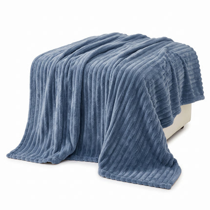 Cheqo® Fleece Deken - Plaid - Fleece Plaid met Ribstof - Woondeken - Knuffeldeken - Bankdeken - Plaid voor Bank - Grand Foulard - Sprei - Heerlijk Zacht en Warm - Petrol Plaid - Petrolblauwe Deken voor Bed en voor Woonkamer - Fleece Blanket - Hero Studio