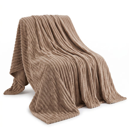 Cheqo® Fleece Deken - Plaid - Fleece Plaid met Ribstof - 2 Persoons Deken - Lits-Jumeaux Plaid - XL Deken - Bedsprei - Woondeken - Knuffeldeken - Bankdeken - Plaid voor Bank - Grand Foulard - Sprei - Taupe Plaid - Deken voor Bed - Fleece Blanket - Hero Studio