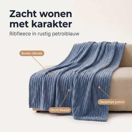 Cheqo® Fleece Deken - Plaid - Fleece Plaid met Ribstof - Woondeken - Knuffeldeken - Bankdeken - Plaid voor Bank - Grand Foulard - Sprei - Heerlijk Zacht en Warm - Petrol Plaid - Petrolblauwe Deken voor Bed en voor Woonkamer - Fleece Blanket - Benefit Map