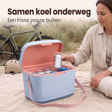 Cheqo® Koelbox - Draagbare Koelbox zonder Stroom - Passieve Koelbox voor Camping en Strand - Picknick Koelbox met Verstelbare Draagriem - Koelbox voor Auto - Isolatie Koelbox - Koeltas voor Festival en Onderweg - Blauwe Koelbox Lichtgewicht - Lifestyle
