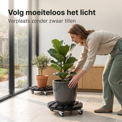 Cheqo® Plantentrolley Set van 2 - Plantenroller - Plantenonderzetter - Plantentrolley op Wieltjes - Plantenstandaard - Onderzetter voor Bloempot - Planten Trolley met Zwenkwielen en Rem - Rond - Plantenroller Hout - voor Binnen en Buiten - Zwart - Lifestyle