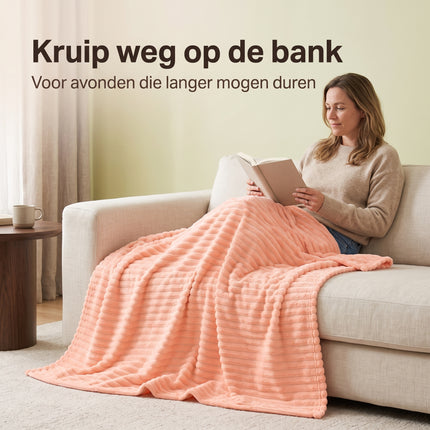 Cheqo® Fleece Deken - Plaid - Fleece Plaid met Ribstof - Woondeken - Knuffeldeken - Bankdeken - Plaid voor Bank - Grand Foulard - Sprei - Heerlijk Zacht en Warm - Oranje Plaid - Deken voor Bed en voor Woonkamer - Fleece Blanket - Lifestyle