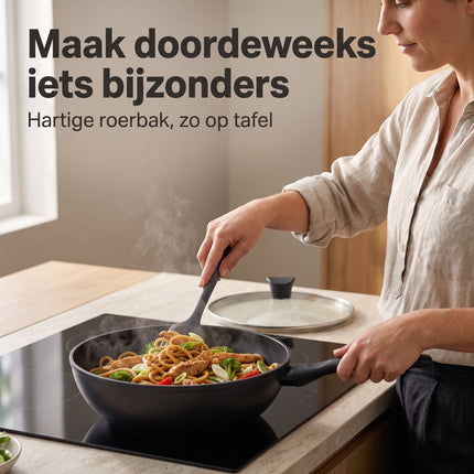 Cheqo® Wokpan met Glazen Deksel - Wok - Wokpan Inductie - Wokpan met Anti-aanbaklaag - Wadjan - Wokpan Zwart - Wokpan voor Alle Warmtebronnen - Wokpan voor Gasfornuis en Keramische Kookplaat - Roerbakpan - Hapjespan - Wokpan Antikleeflaag - Lifestyle