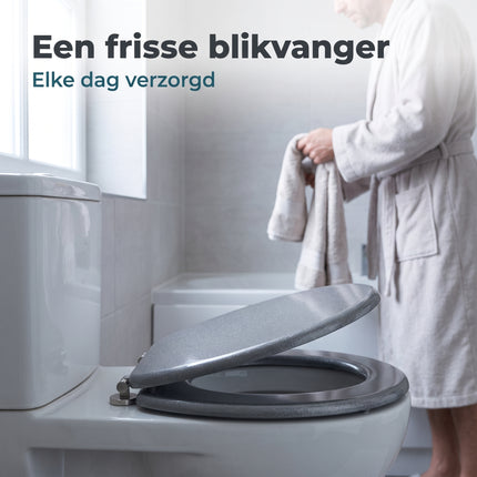 Cheqo® Toiletbril - WC Bril - Toiletzitting - Closetbril - Toiletdeksel - Glitter Toiletbril - Zilveren WC Bril - Grijze WC Bril - Toiletbril MDF - Houten Toiletbril - Universele Toiletbril - Ovale Toiletbril met Deksel - RVS Scharnieren - Lifestyle (oude v0)