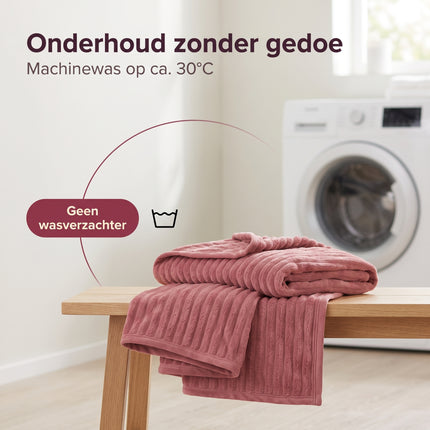 Cheqo® Fleece Deken - Plaid - Fleece Plaid met Ribstof - XXL Deken - 2 Persoons Deken - Lits-Jumeaux Plaid - Woondeken - Knuffeldeken - Bankdeken - Grand Foulard - Bedsprei - Sprei - Roze Plaid - Deken voor Bed en Woonkamer - Fleece Blanket - Bezwaarkiller