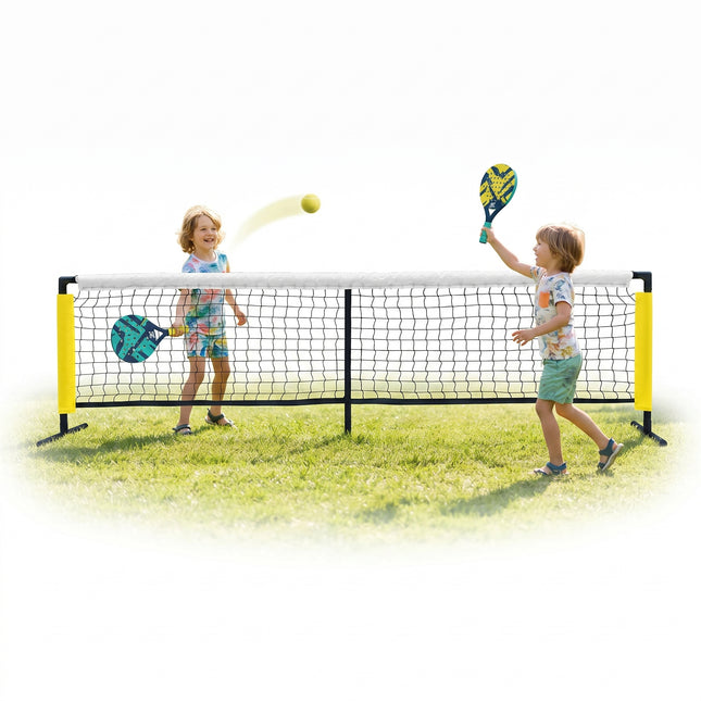 Cheqo padelset met net, twee kinderen spelen padel op het gras hero