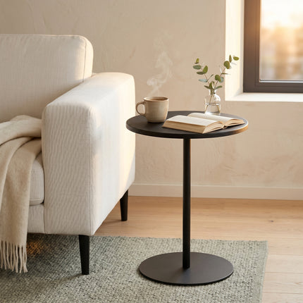Cheqo® Bijzettafel Rond Zwart - Sfeer Woonkamer Daglicht