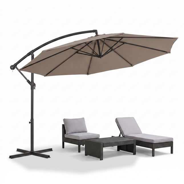 Cheqo Zweefparasol - vrije zithoek met tuinset onder zwevende parasol