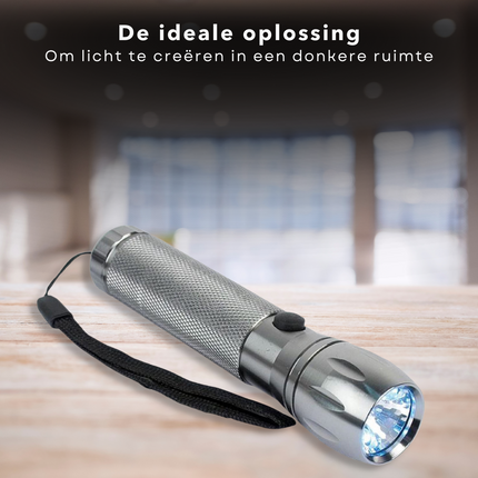 Cheqo® PRO Zaklamp - Xenon & 3 LED's - Hoge Lichtsterkte - Verstelbare Lichtbundel - Met Batterijen Zaklamp