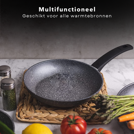 Cheqo® Koekenpan Ø26cm - 4,7cm - 100% Gerecycled Aluminium - RVS Bodem - Gezonde Anti-Aanbaklaag - Gas, Inductie, Elektrisch, Keramisch, Halogeen - PFOA-Vrij - Geen Lood, Geen Cadmium - Grijs - Made in Italy Koekenpan